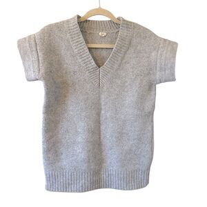 JCrew Women’s sweater pull on vest wool blend Color gray  size XS